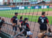 穆古鲁扎重返赛场，大比分获胜首场状态出色，湖人观众沸腾！上演精彩一战