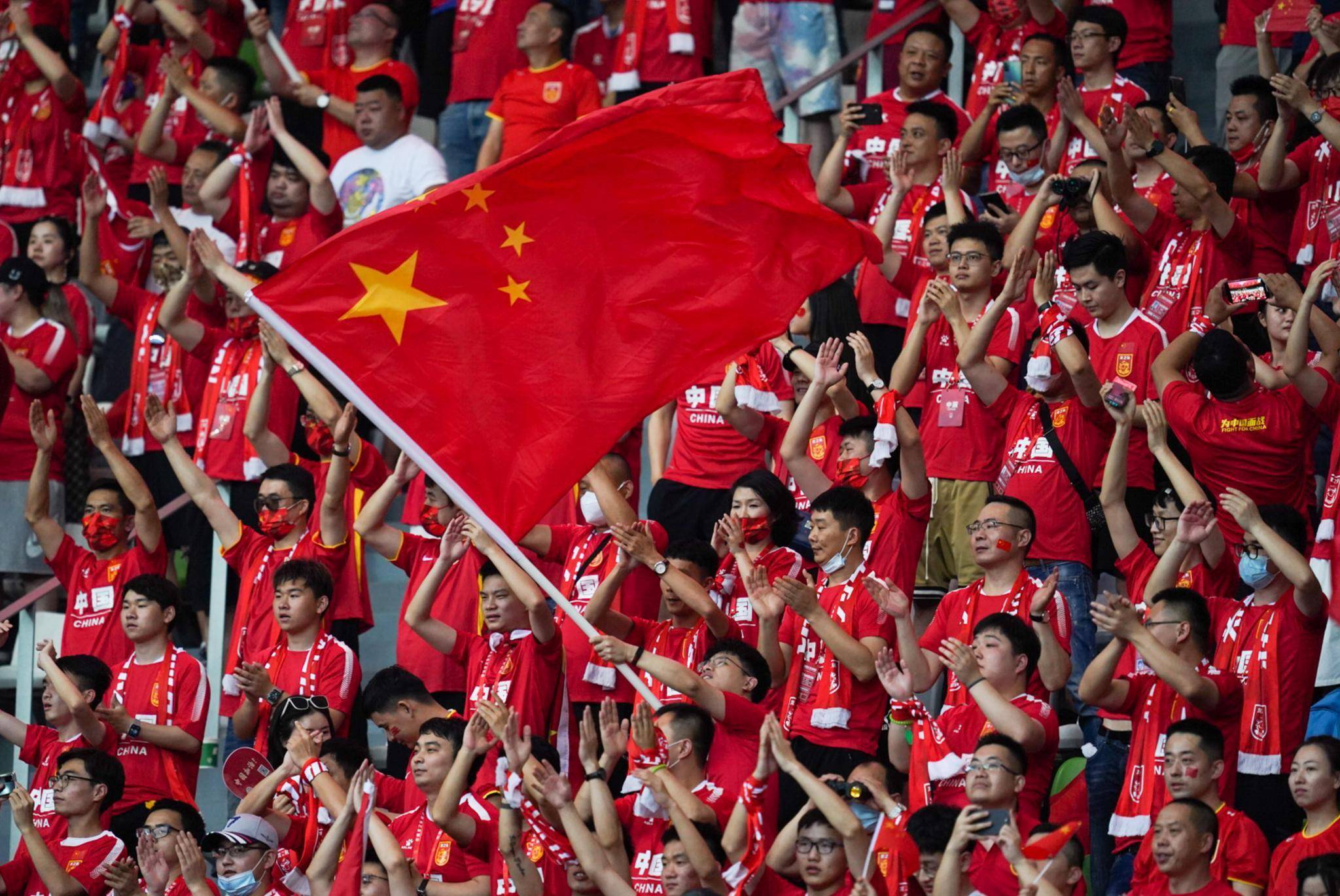 国家女足在比赛中全力以赴，最终取得胜利